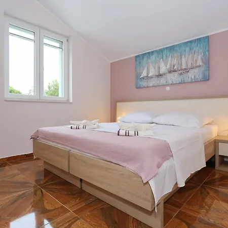 Apartment Erma